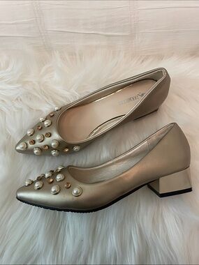 NWT Champagne Pearl & Crystal Embellished Block Heel Pumps - Sz6